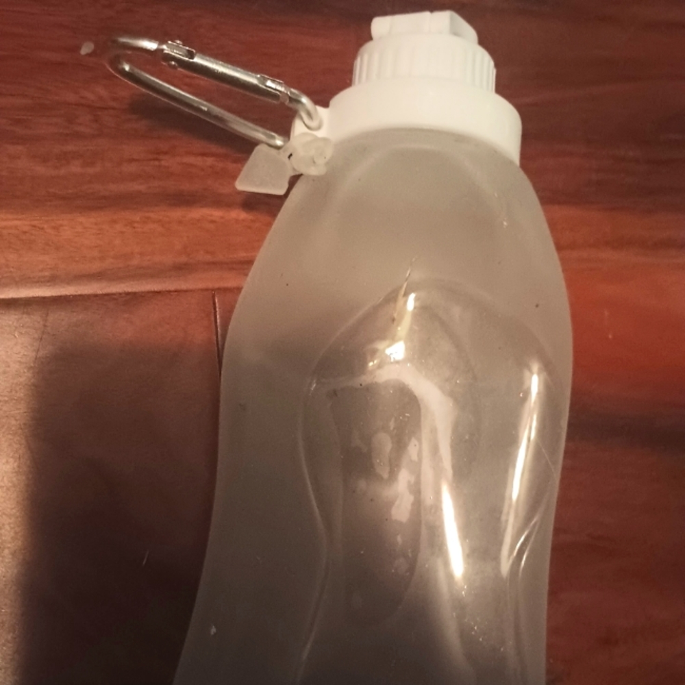 Collapsible Silicone Water Bottle Container Travel Hiking Squishing 17 fl oz